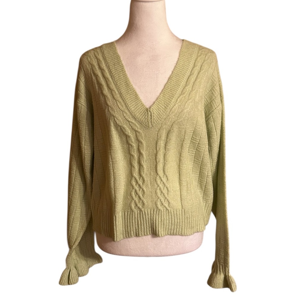 🆕 NWT BCBGeneration V-Neck Cable Knit Cropped Sweater
